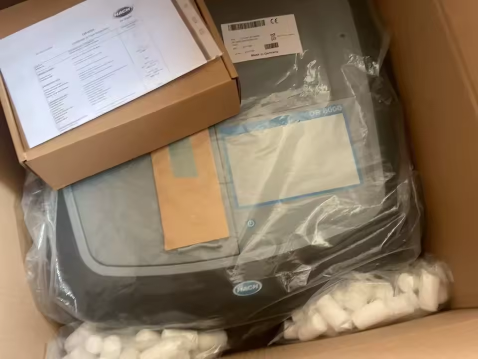 Actual equipment and packing photographs